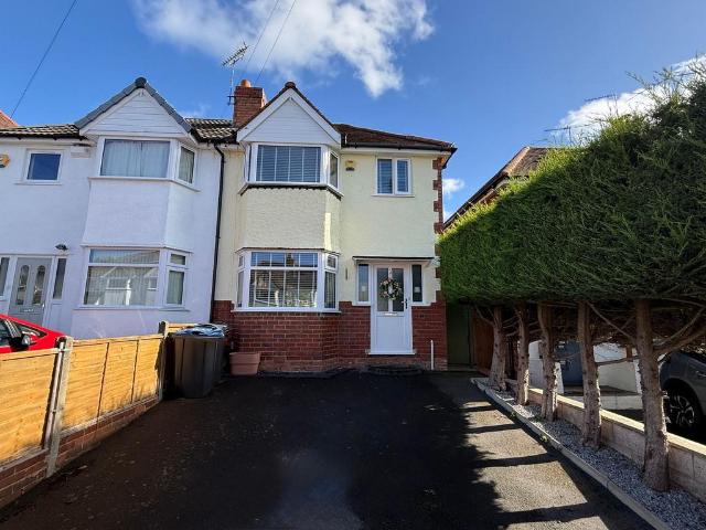 Woodvale Road, Hall Green, B28 3 bed semi detached house to rent £1,400 pcm £323 pw