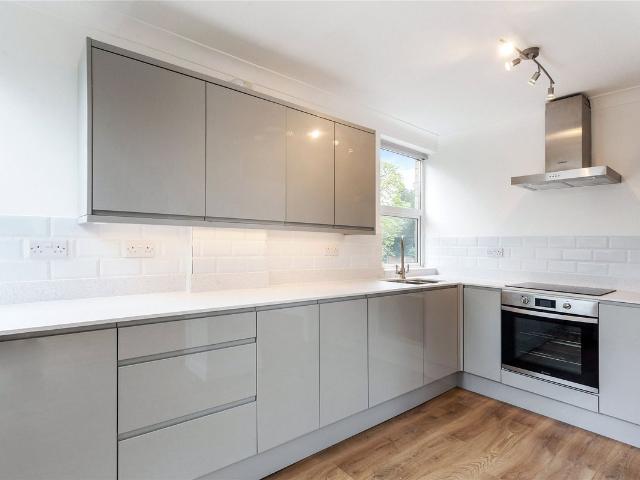 Woodview Court, Queens Road, Weybridge KT13, 2 bed flat to rent, £1,750 pcm | PrimeLocation