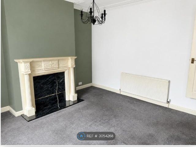 Woodview Mount, Leeds LS11, 2 bed terraced house to rent, £900 pcm | PrimeLocation