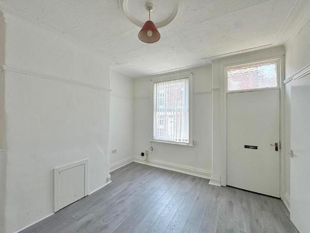 Woodview Place, Leeds, LS11 1 bed terraced house to rent £725 pcm £167 pw