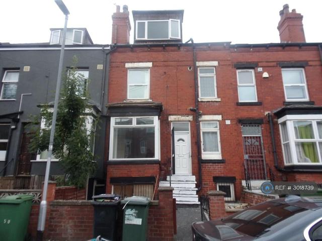 Woodview Road, Leeds, LS11 2 bed terraced house to rent £810 pcm £187 pw