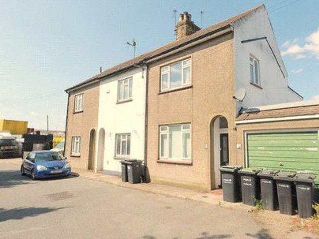 Woodville Cottages, Mark Lane, Gravesend, Kent DA12, 3 bed terraced house to rent, £1,550 pcm | PrimeLocation