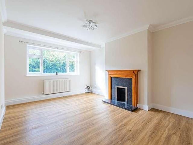 Woodville Court, Hempstead Road, Watford, Herts, WD17