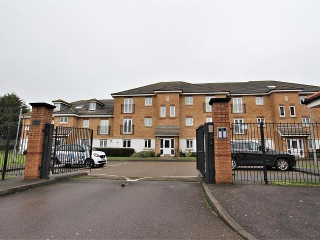 Woodville Court, Stafford Close, Oakwood N14, 2 bed flat to rent, £1,900 pcm | PrimeLocation