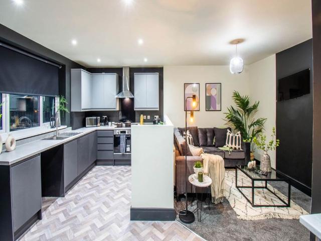 Woodville Mount Room 1, Middleton Park, Leeds