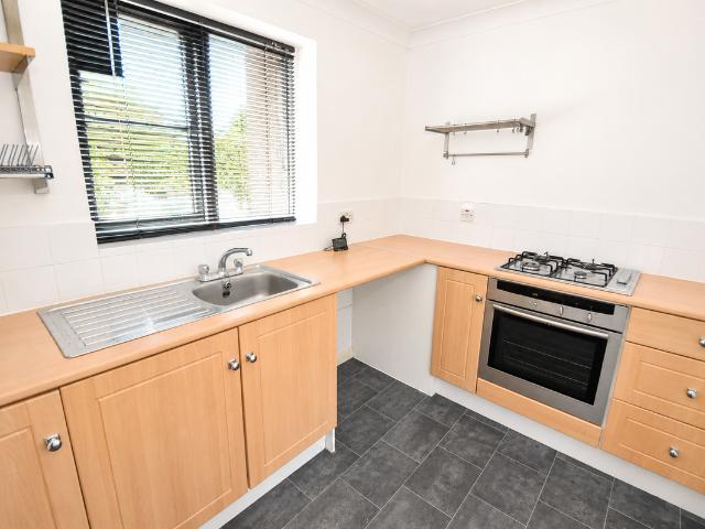 Woodville Street, London SE18, 1 bed flat to rent, £1,350 pcm | PrimeLocation