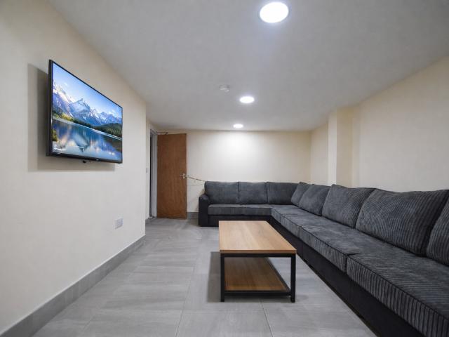 Woodville Road, Cathays CF24, 8 bed terraced house to rent, £3,600 pcm | PrimeLocation