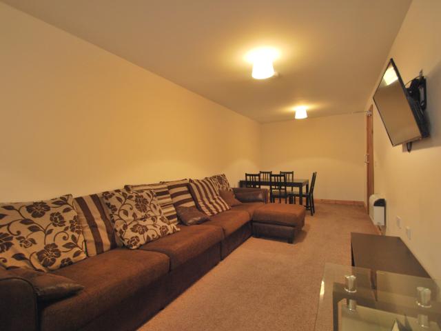 Woodville Road, Flat 2 2Let2