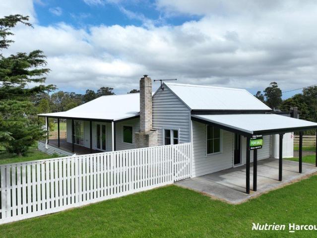 Woody Cottage Fully Renovated Circa 1800's