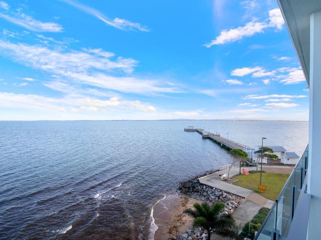 Woody Point 604/6 12 Oxley Avenue