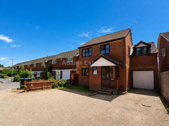 Woolacombe Drive, Reading 1 bed in a house share to rent £745 pcm £172 pw