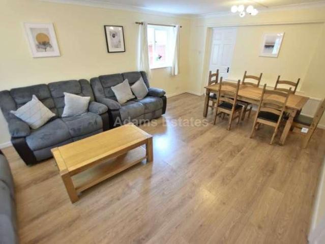 Woolacombe Drive, Reading, RG6