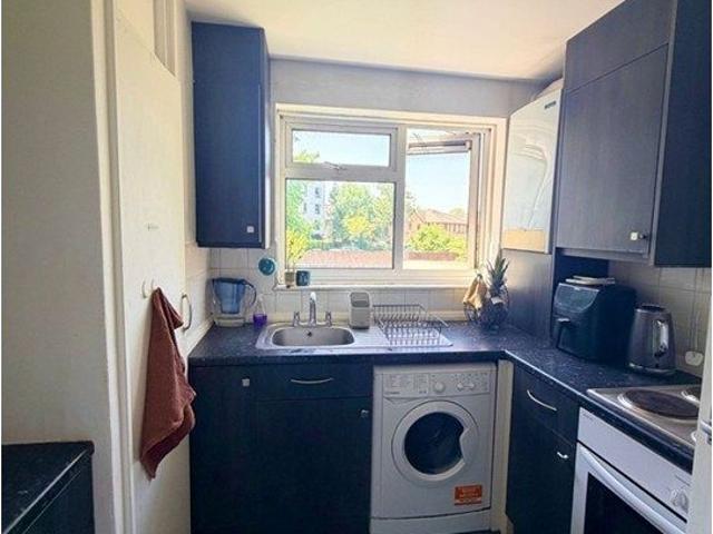 Woolborough Road, Crawley RH10, 1 bed flat to rent, £1,150 pcm | PrimeLocation