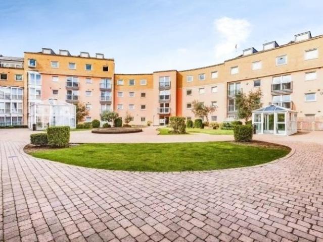 Wooldridge Close, Feltham, TW14 1 bed apartment to rent £1,250 pcm £288 pw