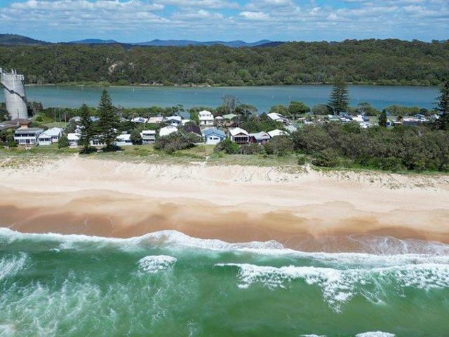 WOOLI BEACHFRONT BEAUTY