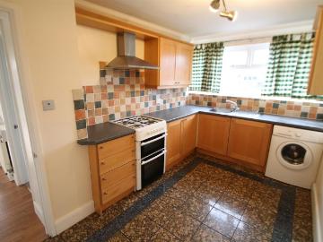 Woolmer Green, Lee Chapel North SS15, 1 bed flat to rent, £1,050 pcm | PrimeLocation