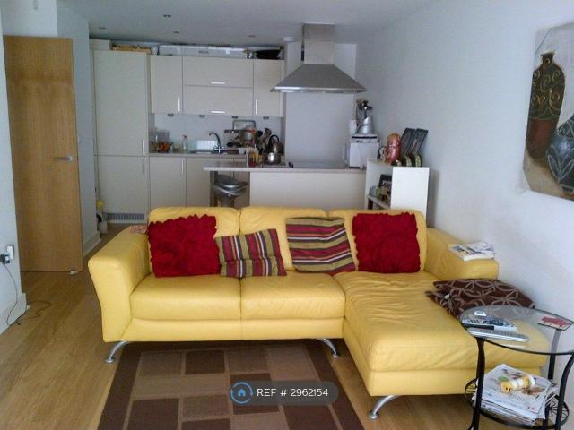 Woolners Way, Stevenage SG1, 2 bed flat to rent, £1,650 pcm | PrimeLocation
