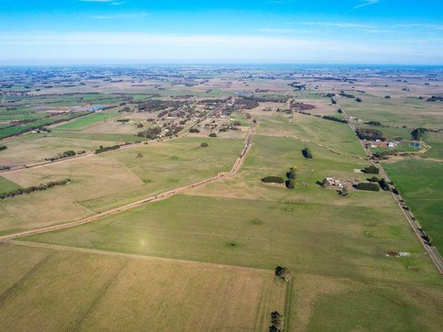 Woolsthorpe Unique grazing land of 308.87 acres or 125 ha