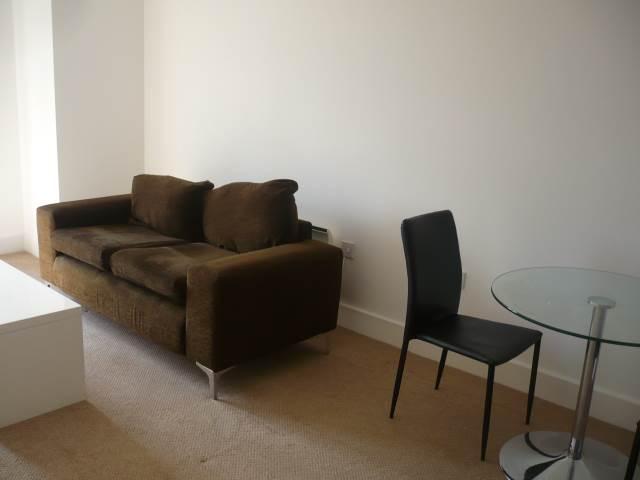 Woolston Warehouse, Grattan Road. 1 bed flat to rent £650 pcm £150 pw