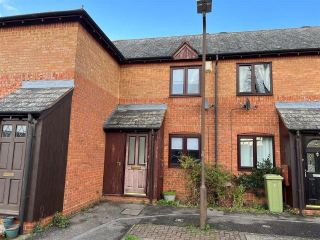 Woolrich Gardens, Stony Stratford. 2 bed terraced house to rent £1,295 pcm £299 pw
