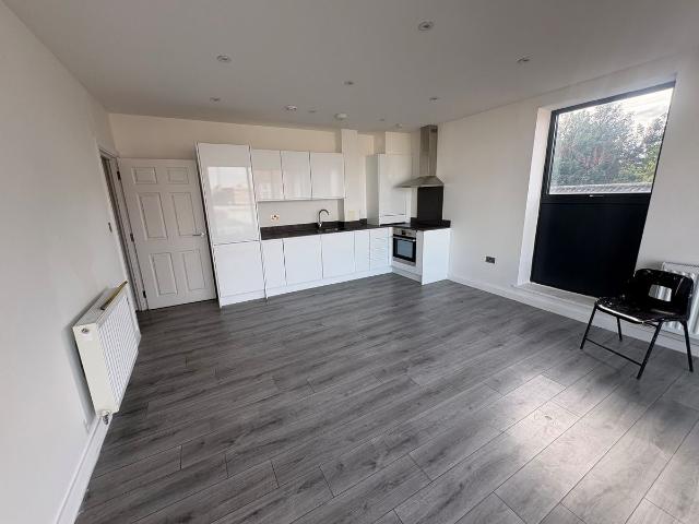 Woolwich Road, Greenwich Woolwich SE7, 2 bed flat to rent, £1,950 pcm | PrimeLocation