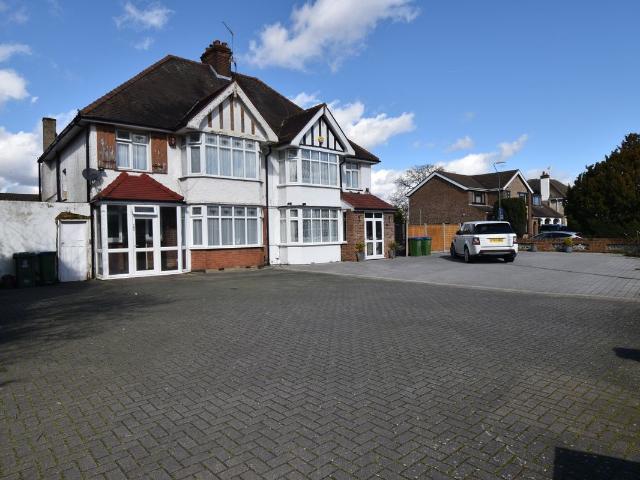 Woolwich Road, London SE2, 4 bed semi detached house to rent, £2,200 pcm | PrimeLocation