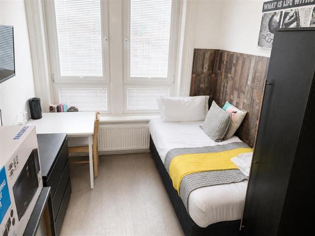 Woolwich Road, LONDON, SE7 Studio to rent £940 pcm £217 pw
