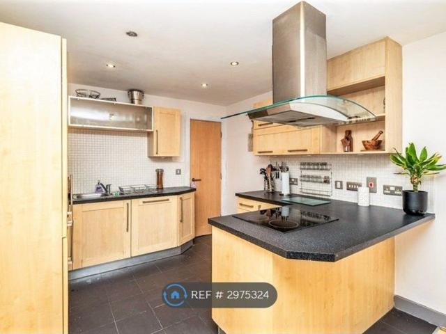 Woolton Street, Liverpool L25, 2 bed flat to rent, £900 pcm | PrimeLocation