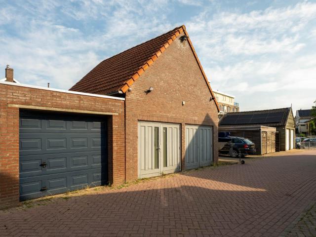 Woonhuis, Flierstraat, Lage zwaluwe