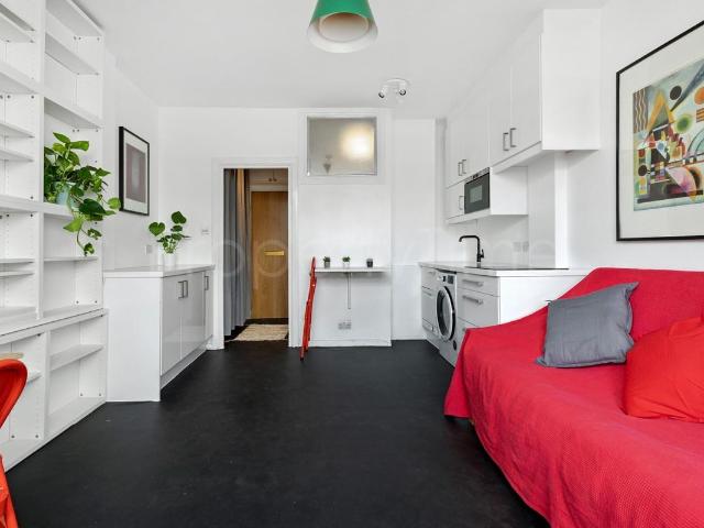Woburn Place, Russell Square WC1H, Property to rent, £2,100 pcm | PrimeLocation
