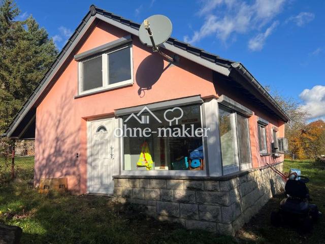 Wochenendhaus mit schönem Garten in Bolheim/HDH