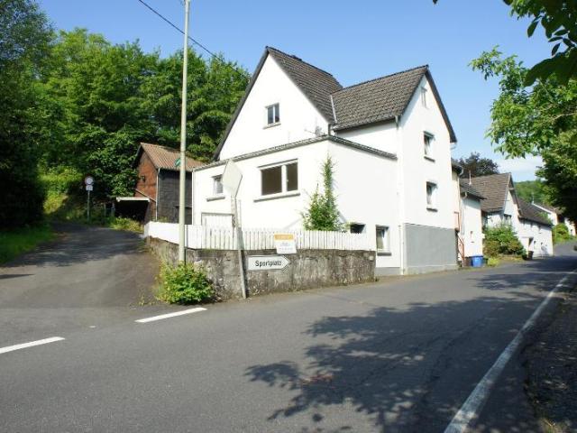 WOCHENENDHAUS ODER FERIENHAUS IN RUHIGER LAGE IM WESTERWALD