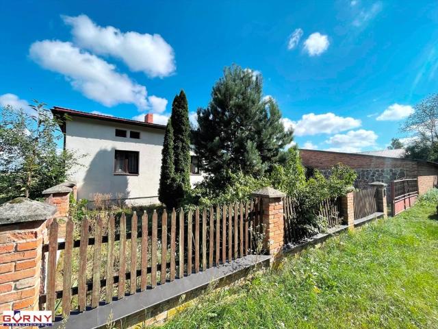 Do sprzedania siedlisko 400 m² z budynkami i dużą działką