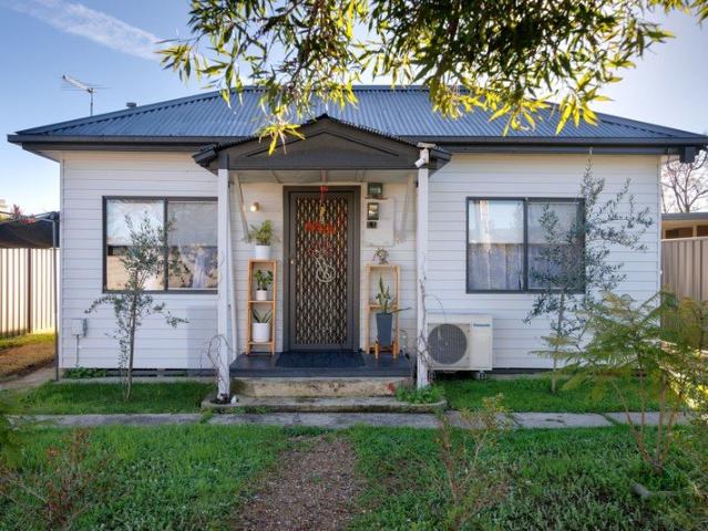 WODONGA Renovated Home with Approved Townhouse Plans