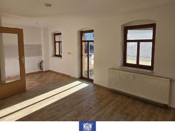 WohlfÃ¼hlwohnung mit groÃem Balkon und Tageslichtbad mit Dusche!