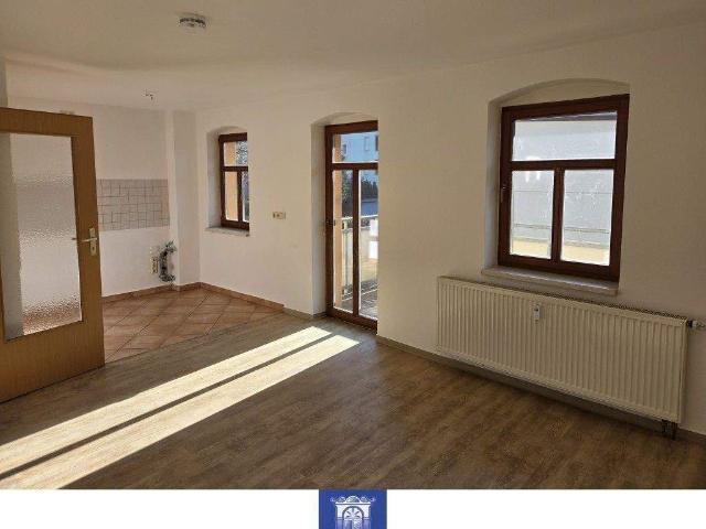WohlfÃ¼hlwohnung mit groÃem Balkon und Tageslichtbad mit Dusche!
