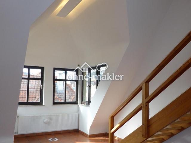 Wohlfühl 5 Zimmer Dachatelier Wohnung mit Loggia und Einbauküche