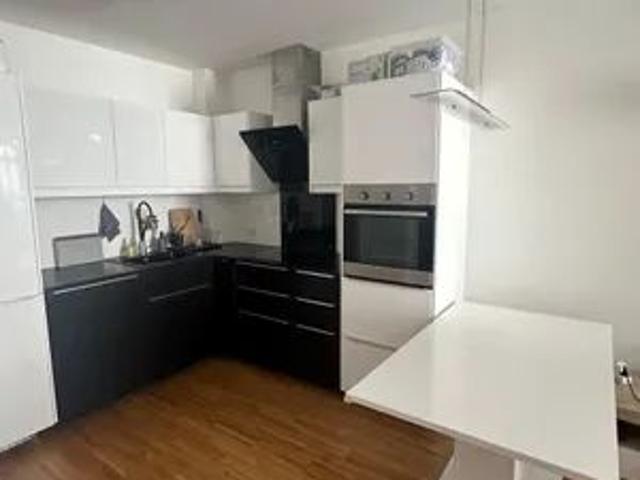 Wohlfühl Apartment mit eigenem Balkon, Sauna & Fitness im Haus