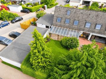 Wohlfühloase für die Familie: Geräumiges Reihenendhaus mit 5 Zimmern und grossem Aussenbereich