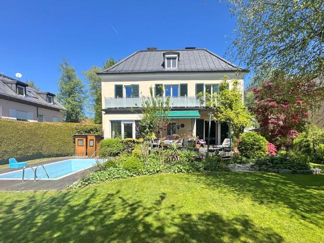 Wohlfühloase! Villa in Grünruhelage mit Garten und Pool