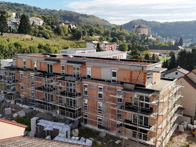 Wohlfühlen auf rund 70 m²: drei Zimmer mit Balkon und Tiefgarage