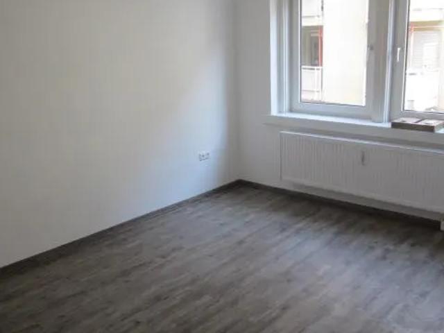 Wohlfühlen leicht gemacht: Helle Wohnung mit Balkon