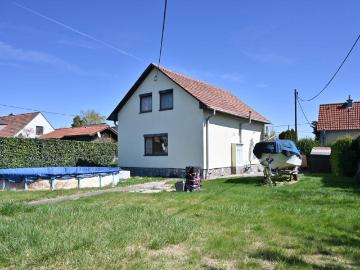 Wohlfühlen zu jeder Jahreszeit – Klimatisiertes Einfamilienhaus mit Garten