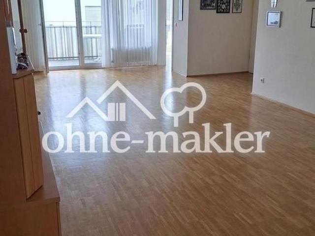 Wohlfühlwohnung am Hang hell, ruhig, barrierefrei mit Garten & Balkon