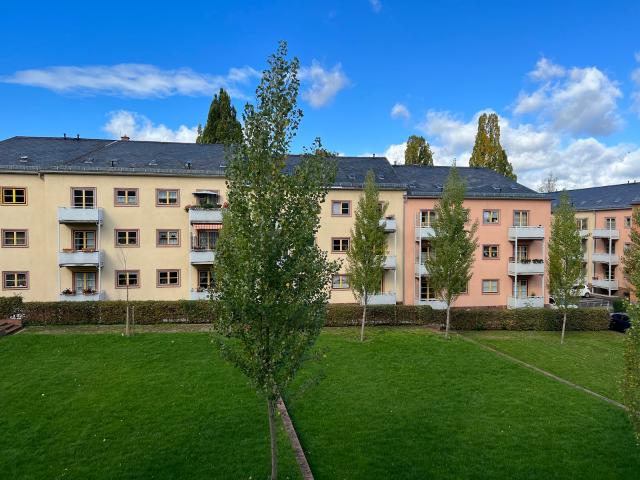 Wohlfühlwohnen in geräumiger 2 Zimmer Wohnung mit Balkon