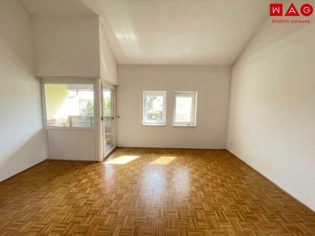 Wohlfühtraum! Attraktive 2 Raum Wohnung im 1. Stock, mit Terrasse und Carport am Stadtrand