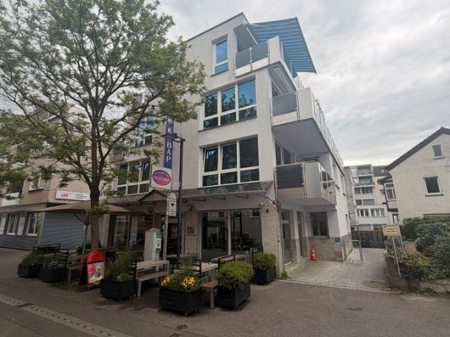 Wohn & Geschäftshaus mit 3 barrierefreien Wohnungen, Aufzug & Ge
