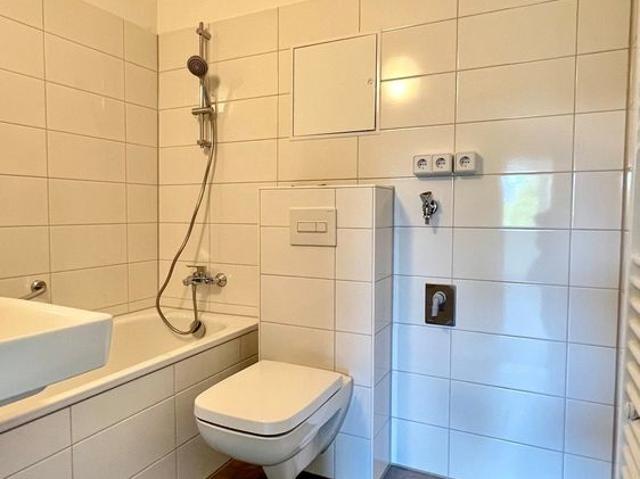Wohn t raum: 4 Zimmerwohnung mit Balkon und Aufzug!