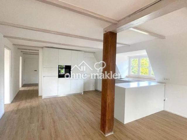 Wohn t raum vor den Toren Hamburgs: 4 Zimmer Wohnung mit eigener Terrasse