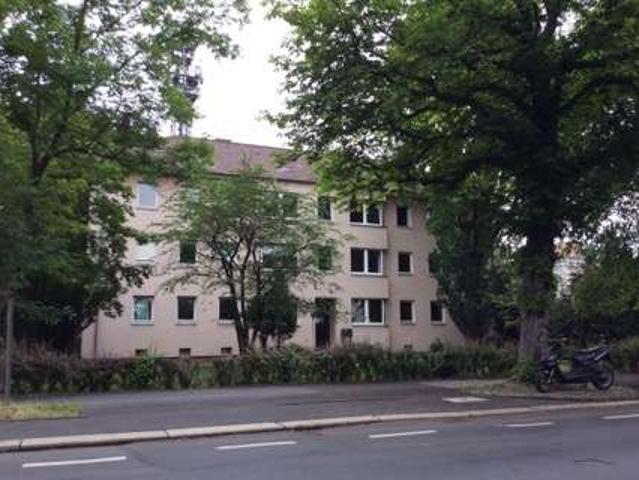 Wohn t raum für eine Familie in zentraler Lage